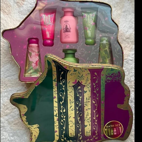 NEW Sealed WICKED Bath Gift Set in Keepsake Collection Tin - Picture 4 of 8